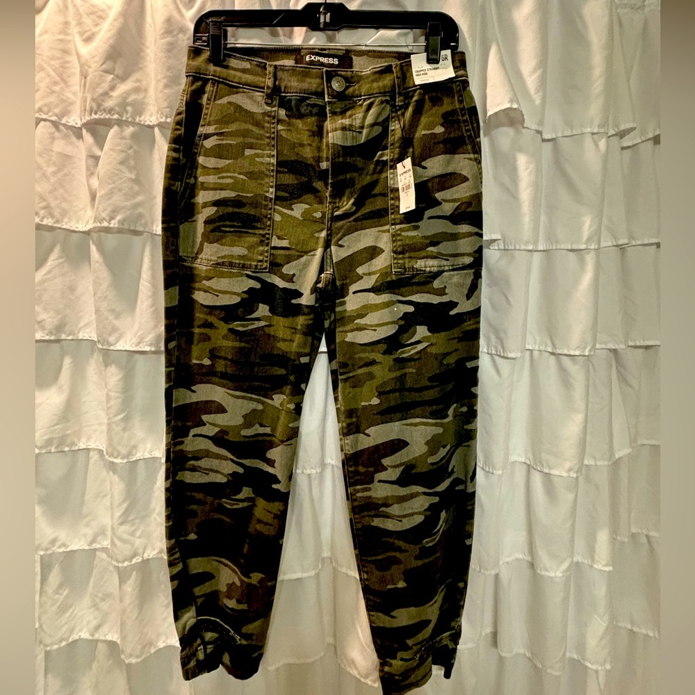Express Camo/Cargo Cropped Pants
